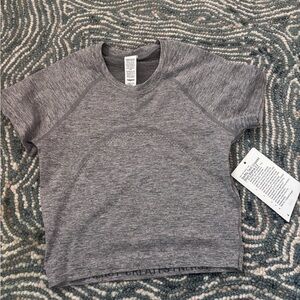 LULULEMON Gray Brand New Swiftly Tech Cropped Short Sleeve 2.0 Womens 4
